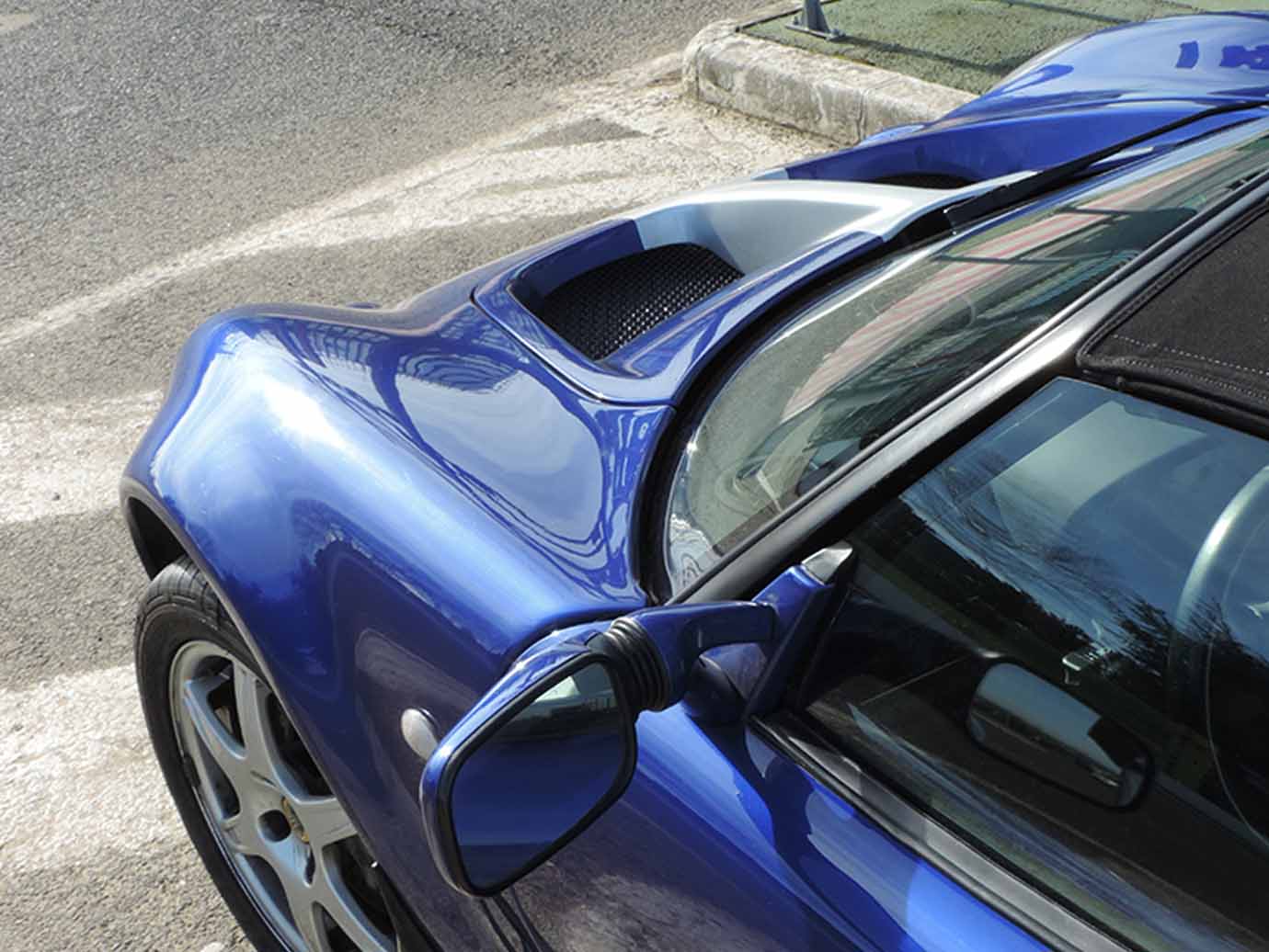 Blue Lotus bonnet air intake Blue Lotus bonnet air intake