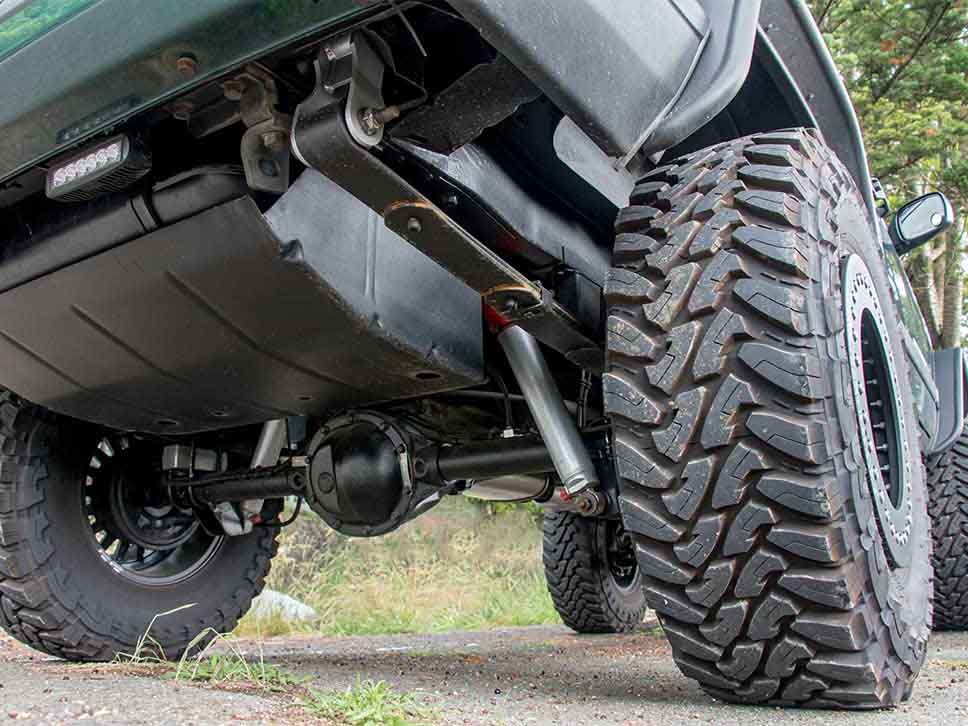 Off roader chassis on a Land Rover