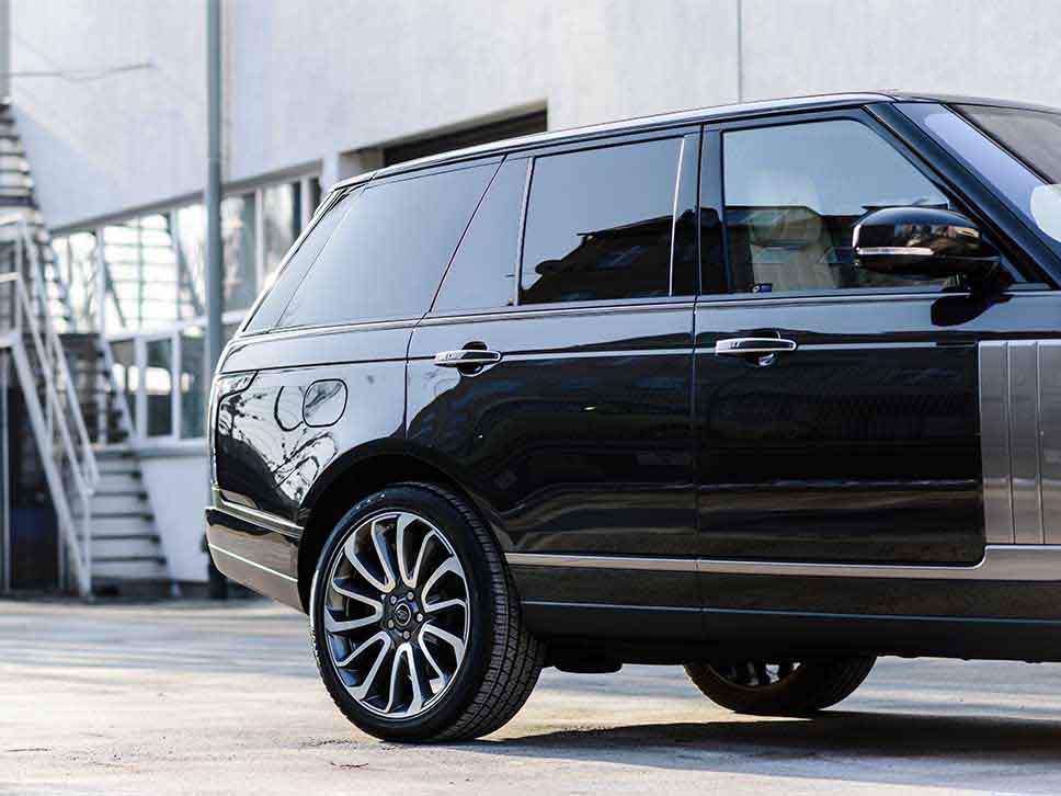 Rear side profile of the Range Rover Sport Autobiography