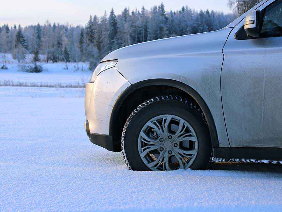Mitsubishi front wheel in snow