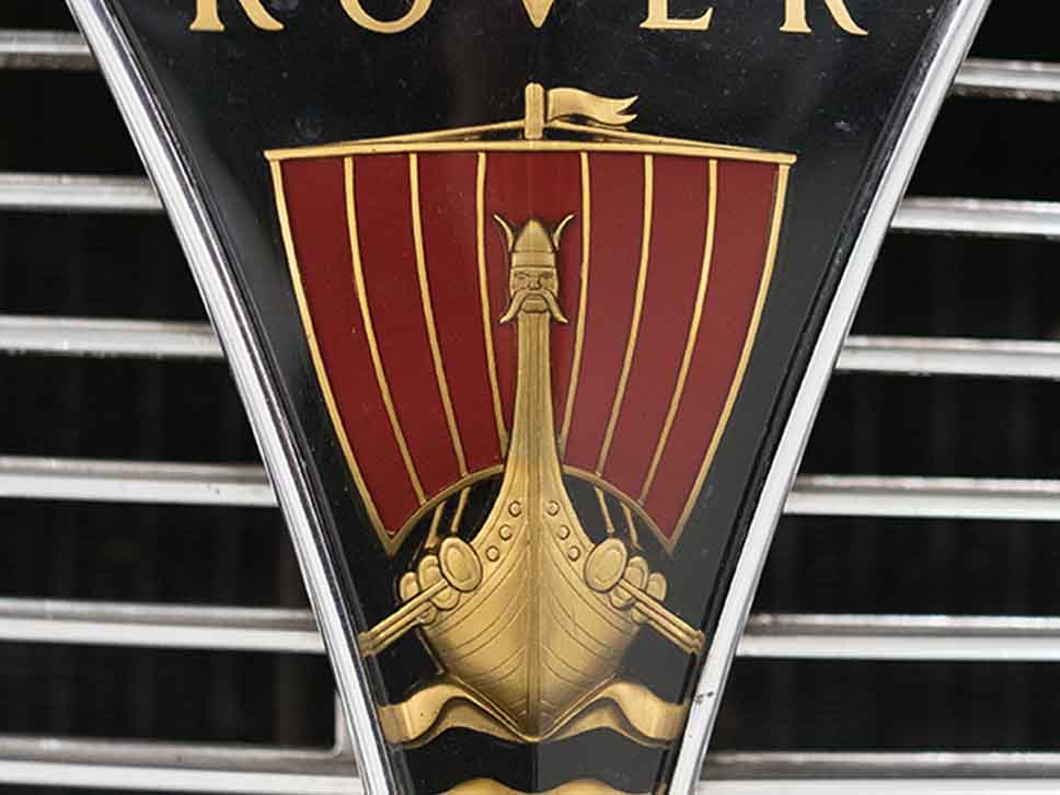 Close up on the Rover emblem