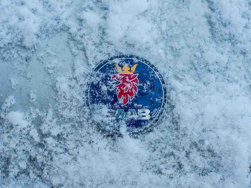 Saab emblem in snow